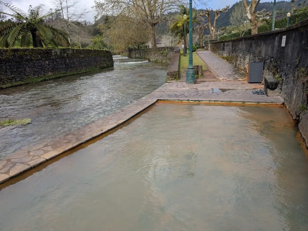 Poça da Tia Silvina free thermal leg-dip pool by the river in Furnas, São Miguel, Azores