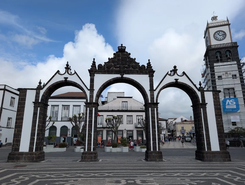 Portas da Cidade triple arch gate in Ponta Delgada main square, São Miguel, Azores